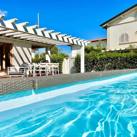 Anastasia Villa Forte dei Marmi